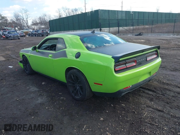 2023 Dodge Challenger R/T Scat Pack z VIN 2C3CDZFJ5PH527693, wystawiony jako IAAI lot #41428982 z przebiegiem 11 739 mil mil oraz . Historia ofert i sprzedaży dostępna na DreamBid. Obrazek 3.