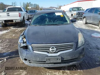 2009 Nissan Altima 2.5 with VIN 1N4AL21E19N458024, listed as a IAAI auction lot 41413491 with 120,982 mi miles. Bid and sale history available at carsss.com. Image 12.