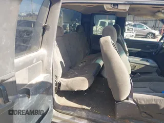 2005 Chevrolet Silverado 1500 Z71 z VIN 1GCEK19Z45Z253011, wystawiony jako IAAI lot #42026504 z przebiegiem 319 159 mil mil oraz . Historia ofert i sprzedaży dostępna na DreamBid. Obrazek 8.