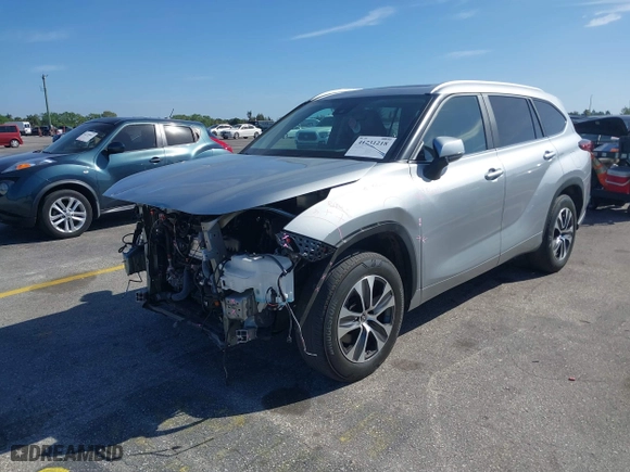 2023 Toyota Highlander L with VIN 5TDKDRAH6PS045957, listed as a IAAI auction lot 41731218 with 32,475 mi miles. Bid and sale history available at carsss.com. Image 18.