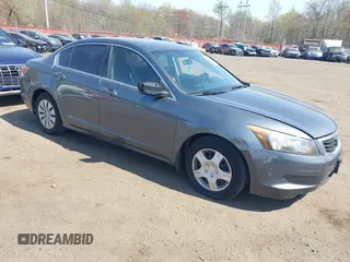 2010 Honda Accord LX z VIN 1HGCP2F33AA028023, wystawiony jako IAAI lot #42079684 z przebiegiem 183 891 mil mil oraz . Historia ofert i sprzedaży dostępna na DreamBid. Obrazek 1.