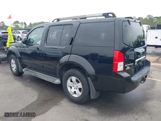 2005 Nissan Pathfinder LE with VIN 5N1AR18W35C742175, listed as a IAAI auction lot 41921815 with 203,973 mi miles. Bid and sale history available at carsss.com. Image 3.