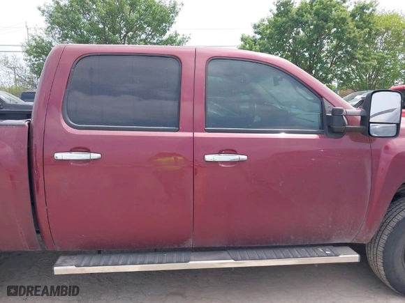 2008 Chevrolet Silverado 1500 LTZ with VIN 3GCEC13J98G219926, listed as a IAAI auction lot 41902818 with 195,654 mi miles. Bid and sale history available at carsss.com. Image 13.
