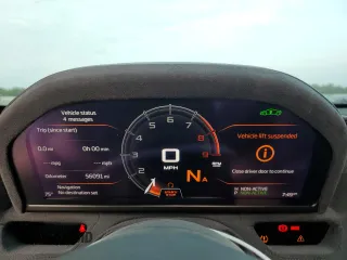 2019 McLaren 720S z VIN SBM14DCAXKW003449, wystawiony jako Copart lot #67229694 z przebiegiem 56 091 mil mil oraz Szkody całkowita. Historia ofert i sprzedaży dostępna na DreamBid. Obrazek 9.