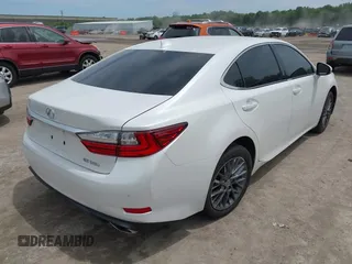 2018 Lexus ES 350 z VIN 58ABK1GG9JU095152, wystawiony jako IAAI lot #42505533 z przebiegiem 70 555 mil mil oraz . Historia ofert i sprzedaży dostępna na DreamBid. Obrazek 4.