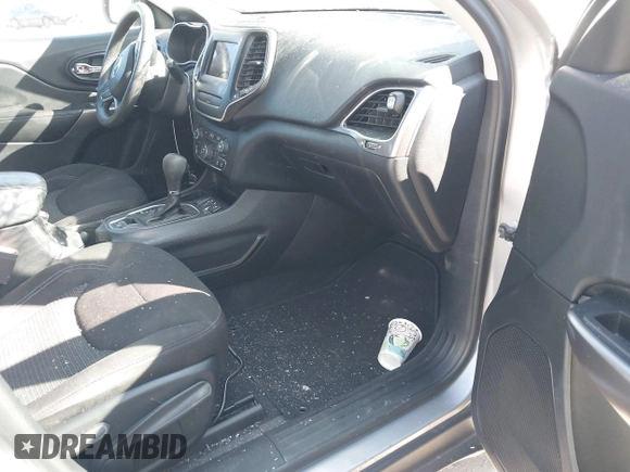 2019 Jeep Cherokee Latitude with VIN 1C4PJLCB4KD428000, listed as a IAAI auction lot 40602703 with 232,159 mi miles and . Bid and sale history available at DreamBid. Image 5.