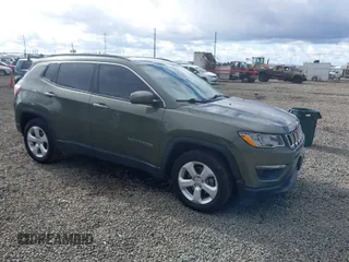 2018 Jeep Compass Latitude with VIN 3C4NJCBB2JT468805, listed as a IAAI auction lot 40621256 with 115,501 mi miles. Bid and sale history available at carsss.com. Image 1.