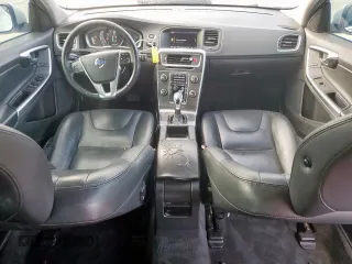 2015 Volvo S60 T5 Drive-E Premier с VIN YV140MFB0F1312432, выставлен на аукционе Copart как лот 55653895 с пробегом 159 010 миль миль и Чистый • Clean title. История ставок и продаж доступна на DreamBid. Изображение 8.