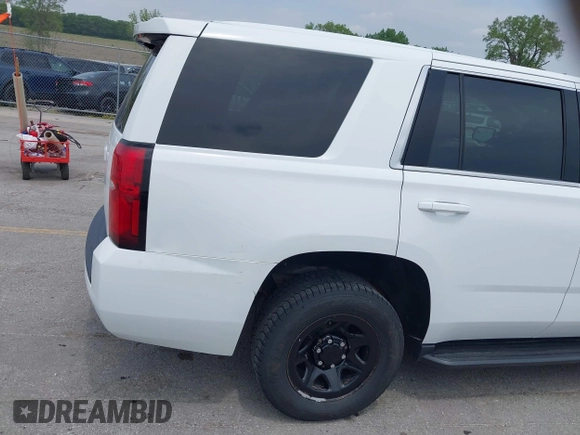 2018 Chevrolet Tahoe Commercial z VIN 1GNSKDEC8JR238969, wystawiony jako IAAI lot #42440047 z przebiegiem 126 373 mil mil oraz . Historia ofert i sprzedaży dostępna na DreamBid. Obrazek 6.