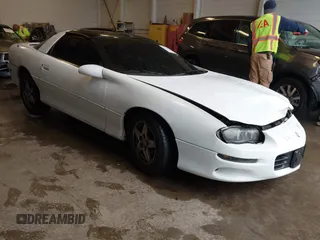1998 Chevrolet Camaro z VIN 2G1FP22K7W2106185, wystawiony jako IAAI lot #42365360 z przebiegiem 307 494 mil mil oraz . Historia ofert i sprzedaży dostępna na DreamBid. Obrazek 1.