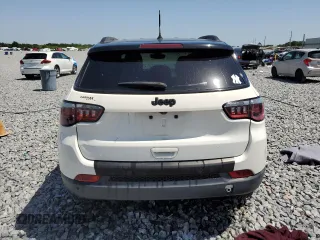 2018 Jeep Compass Altitude with VIN 3C4NJCBB1JT407980, listed as a Copart auction lot 56122885 with 133,615 mi miles and Clean title. Bid and sale history available at DreamBid. Image 6.