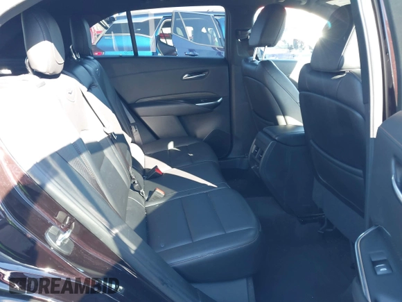 2020 Cadillac XT4 FWD Sport z VIN 1GYFZER40LF144503, wystawiony jako IAAI lot #41265649 z przebiegiem 79 120 mil mil oraz . Historia ofert i sprzedaży dostępna na DreamBid. Obrazek 8.