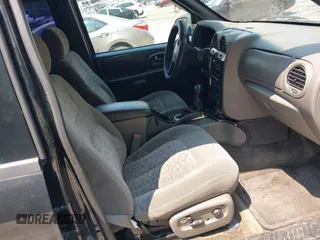 2002 GMC Envoy SLT z VIN 1GKDS13S122349095, wystawiony jako IAAI lot #42402767 z przebiegiem 211 071 mil mil oraz . Historia ofert i sprzedaży dostępna na DreamBid. Obrazek 5.