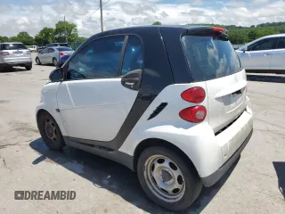 2009 Smart fortwo Pure z VIN WMEEJ31X99K218439, wystawiony jako Copart lot #57567355 z przebiegiem 157 281 mil mil oraz Szkody całkowita. Historia ofert i sprzedaży dostępna na DreamBid. Obrazek 2.