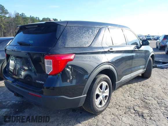 2022 Ford Police Interceptor Utility z VIN 1FM5K8AB8NGC43077, wystawiony jako IAAI lot #41484524 z przebiegiem 26 270 mil mil oraz . Historia ofert i sprzedaży dostępna na DreamBid. Obrazek 4.