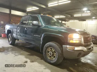 2003 GMC Sierra 2500HD SLE z VIN 1GTHK29U93E220646, wystawiony jako Copart lot #56318055 z przebiegiem 144 159 mil mil oraz Czysty tytuł • Clean title. Historia ofert i sprzedaży dostępna na DreamBid. Obrazek 4.