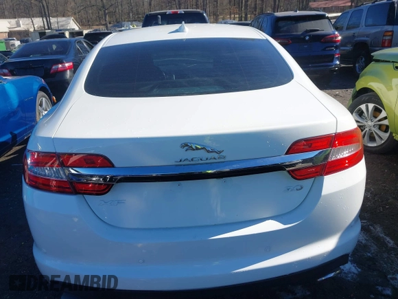 2015 Jaguar XF V6 Portfolio with VIN SAJWA0F7XF8U64372, listed as a IAAI auction lot 41352544 with 62,307 mi miles. Bid and sale history available at carsss.com. Image 16.