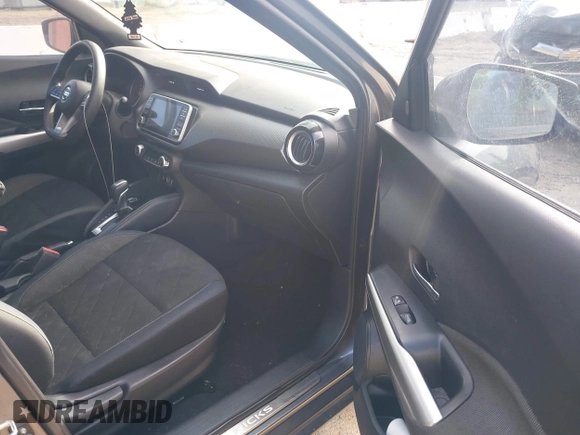 2019 Nissan Kicks SR with VIN 3N1CP5CU9KL483310, listed as a IAAI auction lot 41885087 with 128,055 mi miles. Bid and sale history available at carsss.com. Image 5.