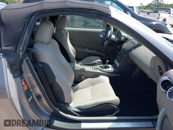 2008 Nissan 350Z Touring with VIN JN1BZ36A78M851719, listed as a IAAI auction lot 42181525 with 129,884 mi miles. Bid and sale history available at carsss.com. Image 5.