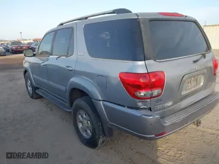 2005 Toyota Sequoia SR5 with VIN 5TDZT34AX5S260090, listed as a IAAI auction lot 41826887 with 231,033 mi miles. Bid and sale history available at carsss.com. Image 3.