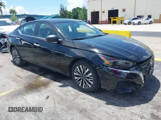 2024 Nissan Altima SV z VIN 1N4BL4DV4RN363713, wystawiony jako IAAI lot #42464563 z przebiegiem 37 940 mil mil oraz . Historia ofert i sprzedaży dostępna na DreamBid. Obrazek 1.