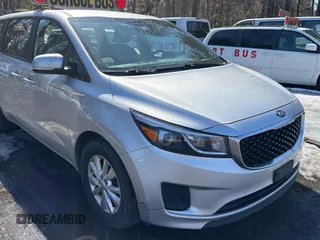 2017 Kia Sedona L with VIN KNDMA5C19H6282891, listed as a Copart auction lot 48910585 with 158,146 mi miles and Clean Title. Bid and sale history available at carsss.com. Image 1.