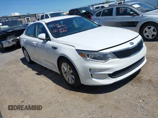2016 Kia Optima LX with VIN 5XXGT4L31GG008961, listed as a IAAI auction lot 42148050 with 184,465 mi miles. Bid and sale history available at carsss.com. Image 1.
