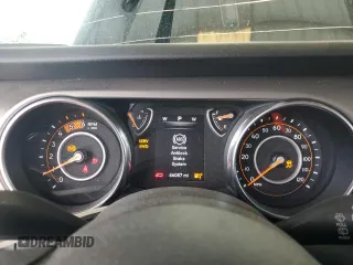 2020 Jeep Wrangler Unlimited Sport z VIN 1C4HJXDM3LW231868, wystawiony jako Copart lot #60890985 z przebiegiem 46 087 mil mil oraz Szkoda całkowita • Salvage title. Historia ofert i sprzedaży dostępna na DreamBid. Obrazek 9.
