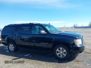 2010 Chevrolet Suburban LT with VIN 1GNUKJE35AR147956, listed as a IAAI auction lot 41722353 with 277,153 mi miles. Bid and sale history available at carsss.com. Image 13.