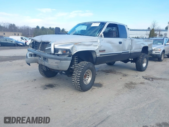2001 Dodge 2500 with VIN 1B7KF23641J597636, listed as a IAAI auction lot 41843898 with 257,007 mi miles. Bid and sale history available at carsss.com. Image 2.