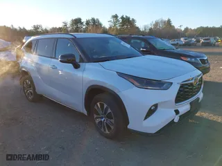 2023 Toyota Highlander L with VIN 5TDKDRBH2PS527274, listed as a IAAI auction lot 40765182 with 3,642 mi miles. Bid and sale history available at carsss.com. Image 13.