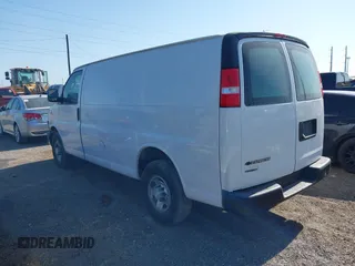 2018 Chevrolet Express Cargo Van with VIN 1GCWGAFP0J1182701, listed as a IAAI auction lot 42014825 with 206,702 mi miles. Bid and sale history available at carsss.com. Image 3.