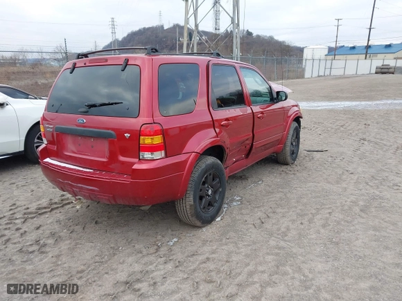 2006 Ford Escape Limited with VIN 1FMYU94116KD17566, listed as a IAAI auction lot 41538273 with 143,237 mi miles. Bid and sale history available at carsss.com. Image 4.
