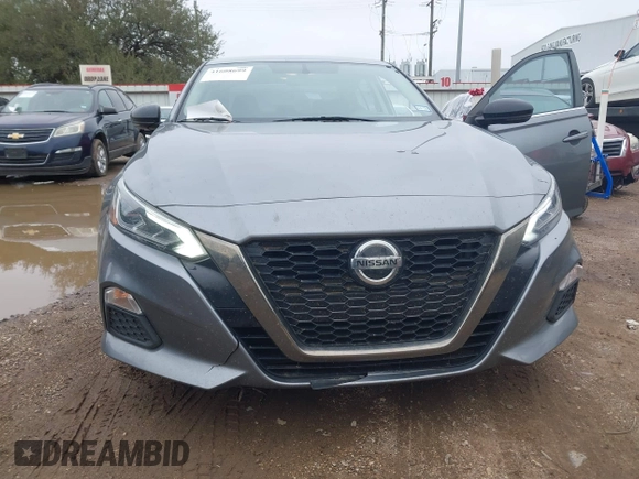 2019 Nissan Altima SR with VIN 1N4BL4CV8KN301609, listed as a IAAI auction lot 41608699 with 159,931 mi miles and . Bid and sale history available at carsss.com. Image 6.