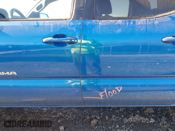 2017 Toyota Tacoma SR5 with VIN 5TFCZ5AN9HX065765, listed as a IAAI auction lot 41652944 with 82,590 mi miles and . Bid and sale history available at DreamBid. Image 6.