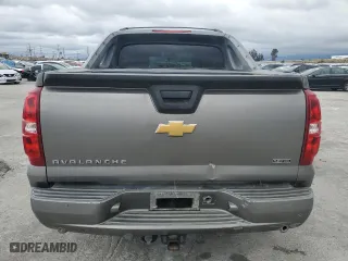2007 Chevrolet Avalanche LTZ with VIN 3GNFK12317G213232, listed as a Copart auction lot 49803444 with 293,872 mi miles and Clean Title. Bid and sale history available at carsss.com. Image 6.