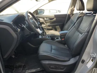 2017 Nissan Rogue S z VIN JN1BJ1CP9HW018335, wystawiony jako Copart lot #53440945 z przebiegiem 152 942 mil mil oraz Czysty tytuł • Clean title. Historia ofert i sprzedaży dostępna na DreamBid. Obrazek 7.