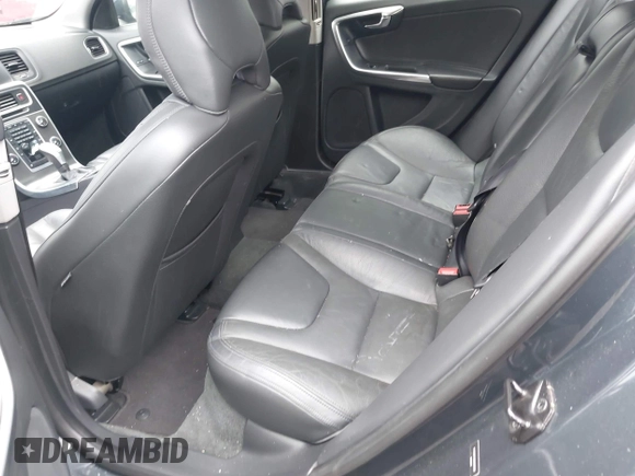 2013 Volvo S60 T5 Premier z VIN YV1612FS3D2230809, wystawiony jako IAAI lot #42526076 z przebiegiem 91 519 mil mil oraz . Historia ofert i sprzedaży dostępna na DreamBid. Obrazek 8.