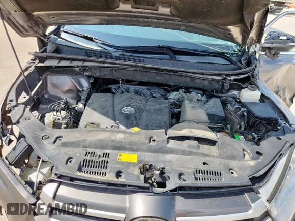 2017 Toyota Highlander XLE with VIN 5TDKZRFH4HS515186, listed as a Copart auction lot 60894055 with 135,531 mi miles and Salvage title. Bid and sale history available at DreamBid. Image 12.