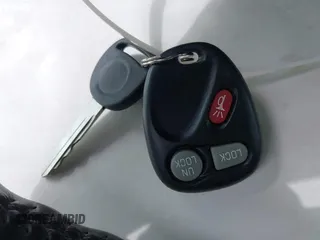 2001 GMC Yukon SLE z VIN 1GKEC13T91R205942, wystawiony jako IAAI lot #42207894 z przebiegiem 265 808 mil mil oraz . Historia ofert i sprzedaży dostępna na DreamBid. Obrazek 11.