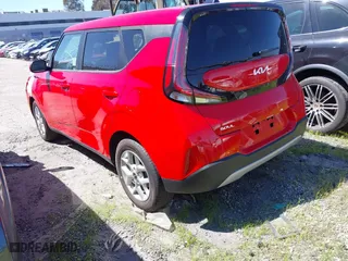 2024 Kia Soul LX with VIN KNDJ23AUXR7232790, listed as a IAAI auction lot 41673337 with 333 mi miles. Bid and sale history available at carsss.com. Image 3.
