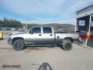 2002 GMC Sierra 2500HD SLE with VIN 1GTHK23U12F248328, listed as a IAAI auction lot 41806690 with 235,807 mi miles. Bid and sale history available at carsss.com. Image 15.