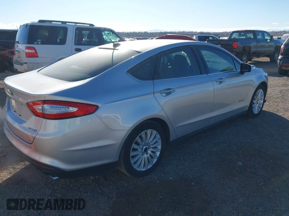 2015 Ford Fusion S Hybrid with VIN 3FA6P0UU0FR307900, listed as a IAAI auction lot 41507112 with 150,257 mi miles. Bid and sale history available at carsss.com. Image 4.