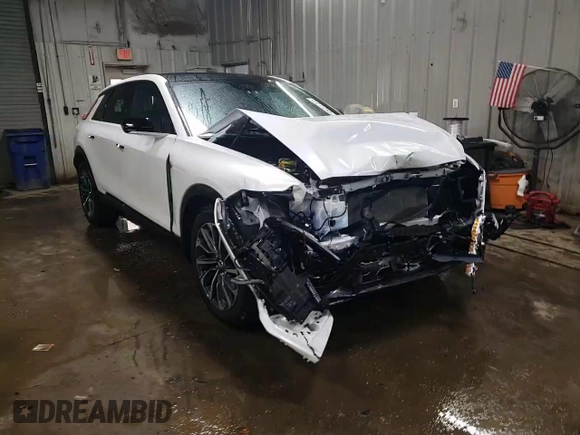 2025 Cadillac LYRIQ z VIN 1GYKPURL7SZ303441, wystawiony jako Copart lot #47011235 z przebiegiem 1 078 mil mil oraz Szkoda całkowita • Salvage title. Historia ofert i sprzedaży dostępna na DreamBid. Obrazek 13.