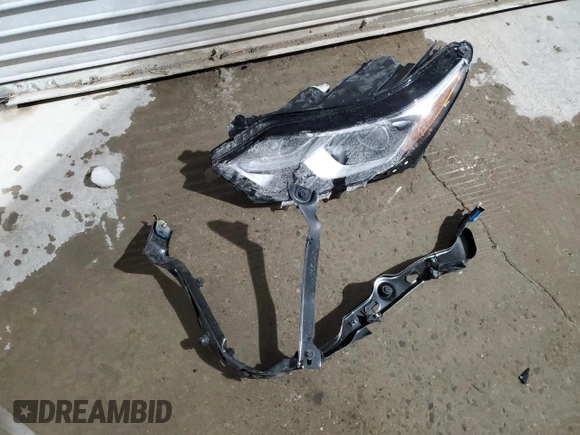 2021 Chevrolet Equinox Premier z VIN 2GNAXNEV3M6138086, wystawiony jako Copart lot #41781105 z przebiegiem 18 008 mil mil oraz Szkoda całkowita • Salvage title. Historia ofert i sprzedaży dostępna na DreamBid. Obrazek 13.