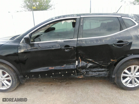 2018 Nissan Rogue Sport S with VIN JN1BJ1CP3JW501194, listed as a IAAI auction lot 40019503 with 63,929 mi miles. Bid and sale history available at carsss.com. Image 6.