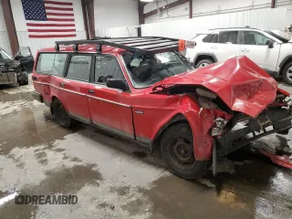 1990 Volvo 240 z VIN YV1AA8857L1869686, wystawiony jako Copart lot #52195465 z przebiegiem 139 312 mil mil oraz Tytuł czysty. Historia ofert i sprzedaży dostępna na DreamBid. Obrazek 4.