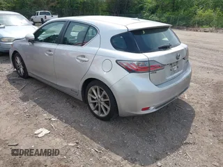 2012 Lexus CT 200h z VIN JTHKD5BH5C2115858, wystawiony jako IAAI lot #42017236 z przebiegiem 138 479 mil mil oraz . Historia ofert i sprzedaży dostępna na DreamBid. Obrazek 3.