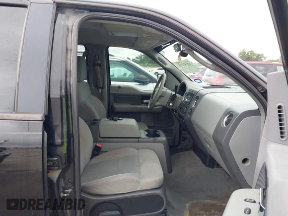 2007 Ford F-150 XLT with VIN 1FTRW12W47KB74018, listed as a IAAI auction lot 42357210 with 242,184 mi miles and . Bid and sale history available at DreamBid. Image 5.
