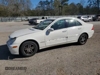 2005 Mercedes-Benz C 240 with VIN WDBRF61J15F593984, listed as a Copart auction lot 48720325 with 185,366 mi miles and Salvage Title. Bid and sale history available at DreamBid. Image 1.